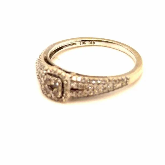 10K White Gold Diamond Engagement Ring - Picture 4 of 10